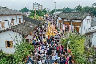 沪媒：申花旧帅波耶特无缘带希腊进欧洲杯，成为格鲁吉亚的背景板